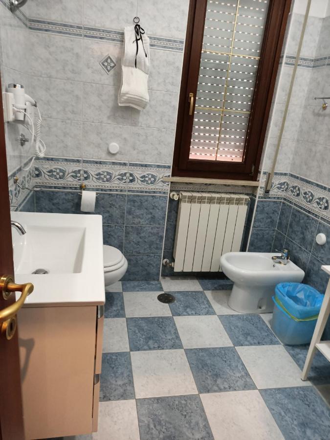 King Suite - Intera Suite Vicino Aeroporto E Fiera Di Roma Fiumicino Dış mekan fotoğraf