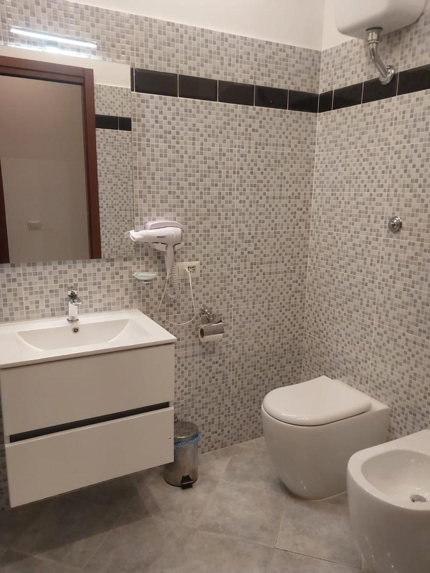 Modular King Suite - Intera Suite Vicino Aeroporto E Fiera Di Roma Fiumicino Dış mekan fotoğraf